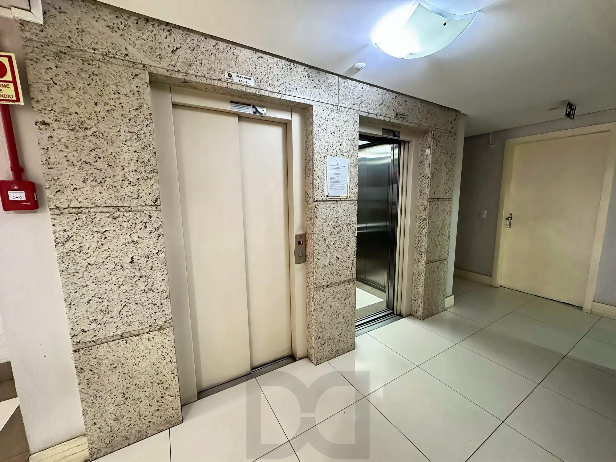 Apartamento de 02 dormitórios com suite no bairro Menino Deus — foto 20