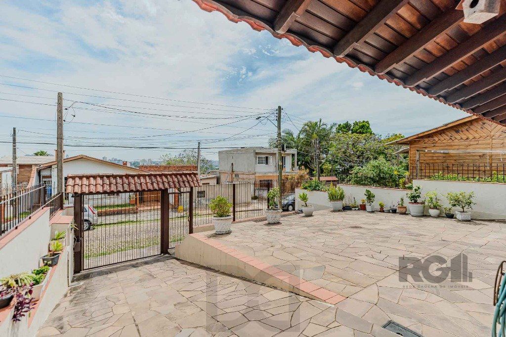 Casa com 234m², 3 dormitórios, 3 vagas no bairro Partenon — foto 41