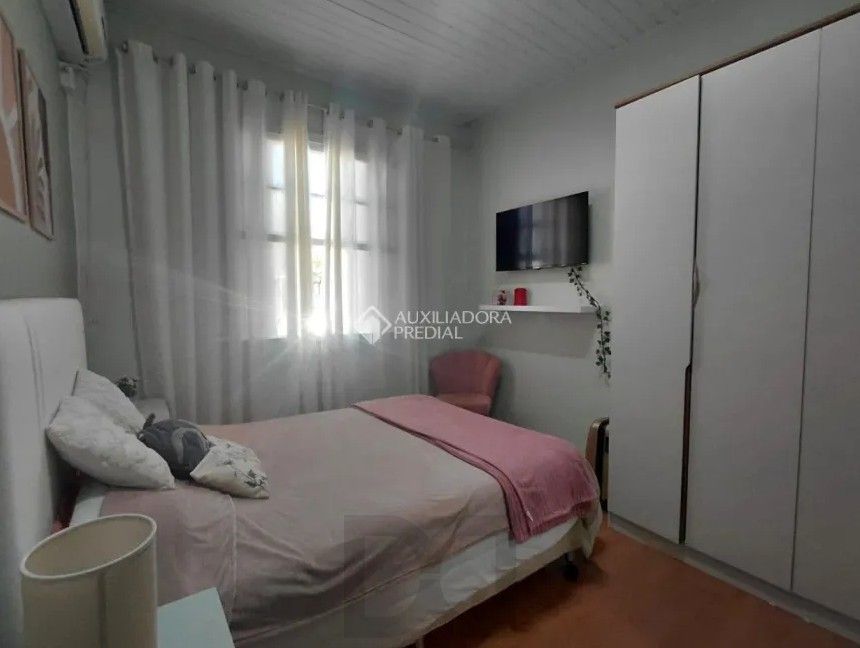 Casa 3 dormitórios no Bairro Coronel Aparício Borges — foto 5