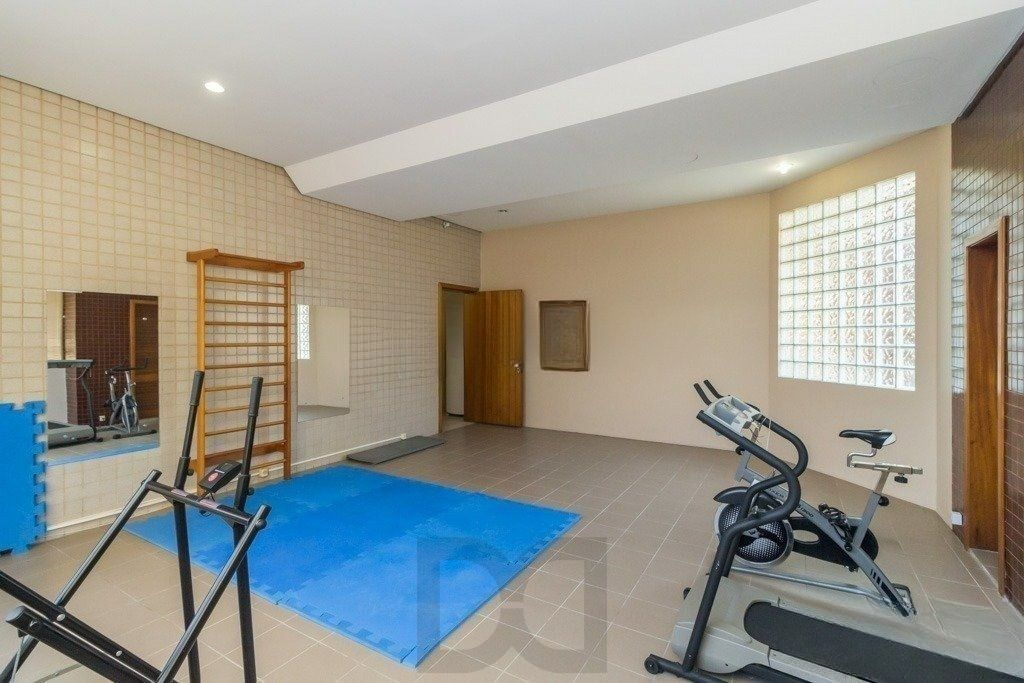 Apartamento de 4 dormitórios e 184m² à venda em Menino Deus, Porto Alegre. — foto 25