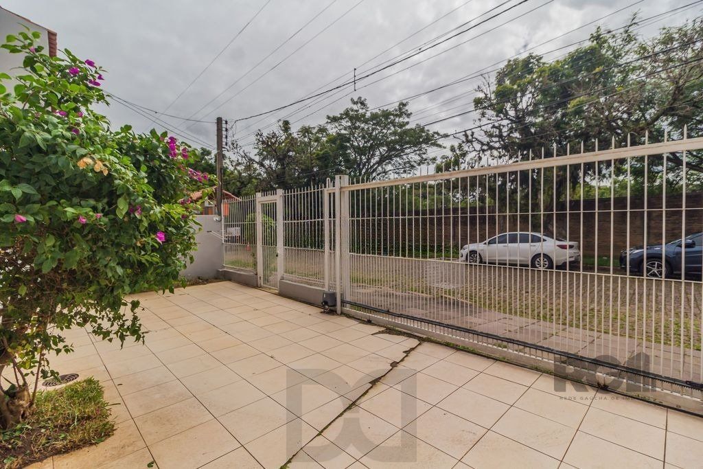 Casa com 3 dormitórios no bairro Nonoai — foto 30