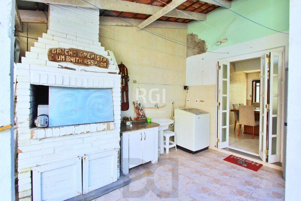 Casa para Venda - 260m², 5 dormitórios, sendo 2 suites, 4 vagas - Teresópolis — foto 16