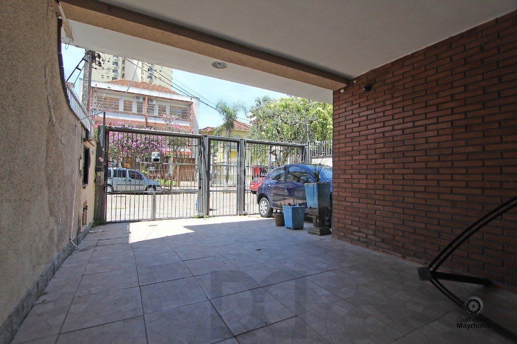 Casa para Venda - 300m², 6 dormitórios, sendo 1 suites, 3 vagas - Menino Deus — foto 4