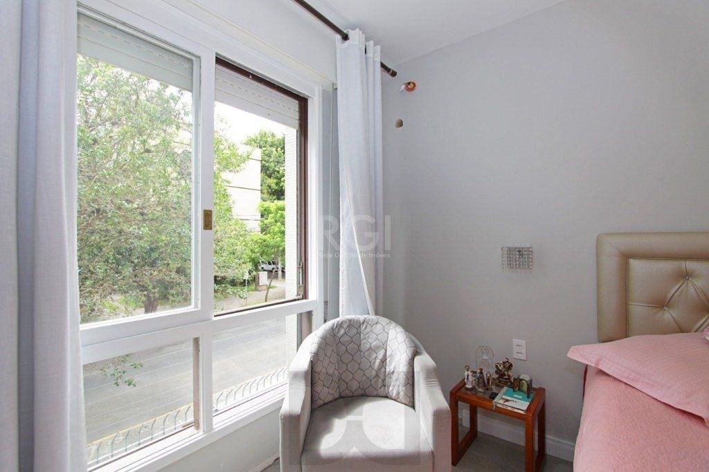 Apartamento 123m² - 3 dormitórios, 1 suíte e 1 vaga de garagem no bairro Petrópolis — foto 7