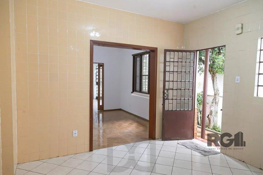 Casa para Venda - 150m², 3 dormitórios, 2 vagas - Teresópolis — foto 3