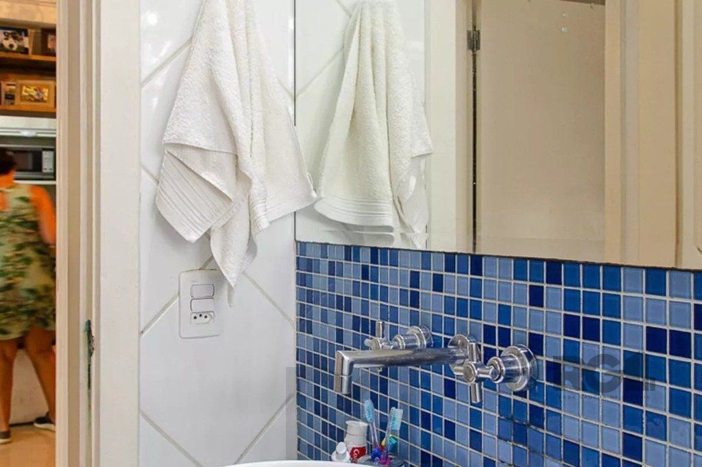 Apartamento 2 dormitórios  com 1 vaga no bairro Teresópolis em Porto Alegre — foto 22