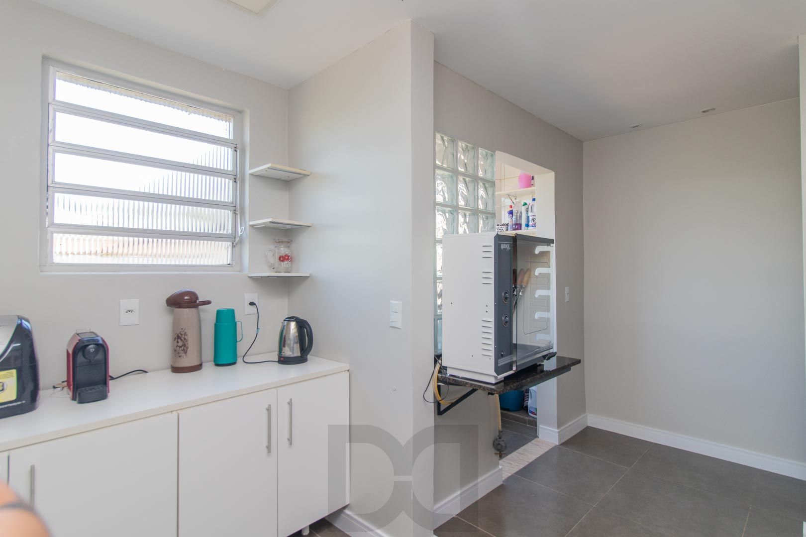 Apartamento de 2 dormitórios á venda no Bairro Teresópolis - Porto Alegre. — foto 8