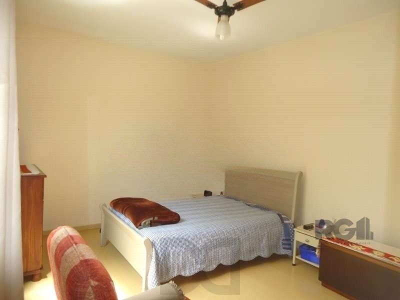 Casa 3 Dormitório(s) Bairro Partenon, Porto Alegre — foto 11