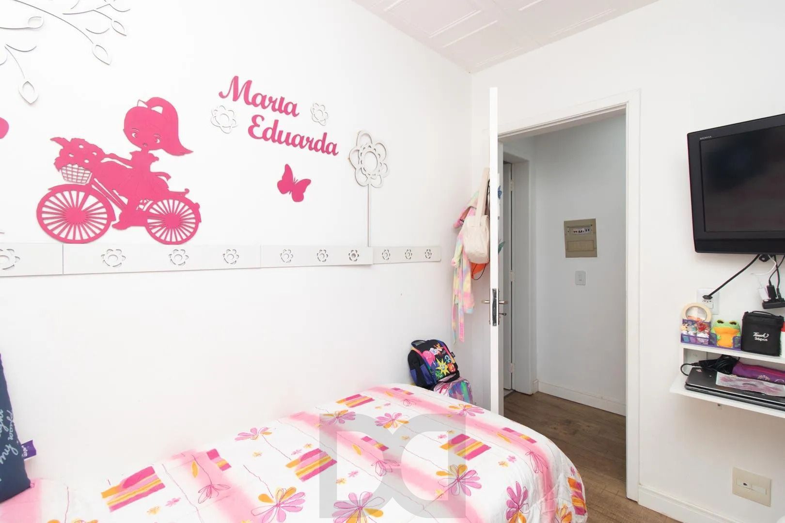 Apartamento de 2 dormitórios com 1 vaga de garagem. Prédio com elevador. Bairro Cristal — foto 7