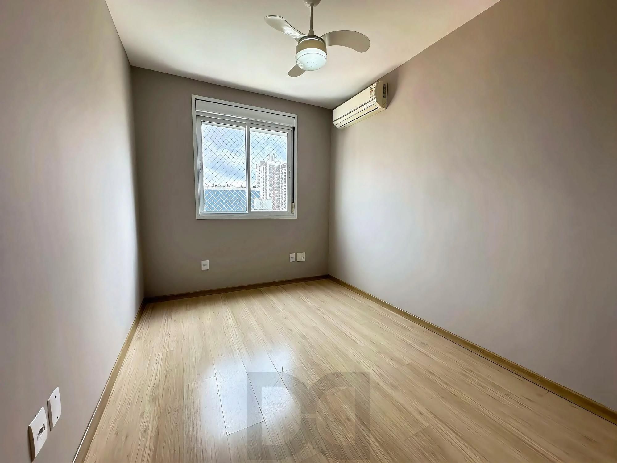Apartamento de 02 dormitórios com suite no bairro Menino Deus — foto 12