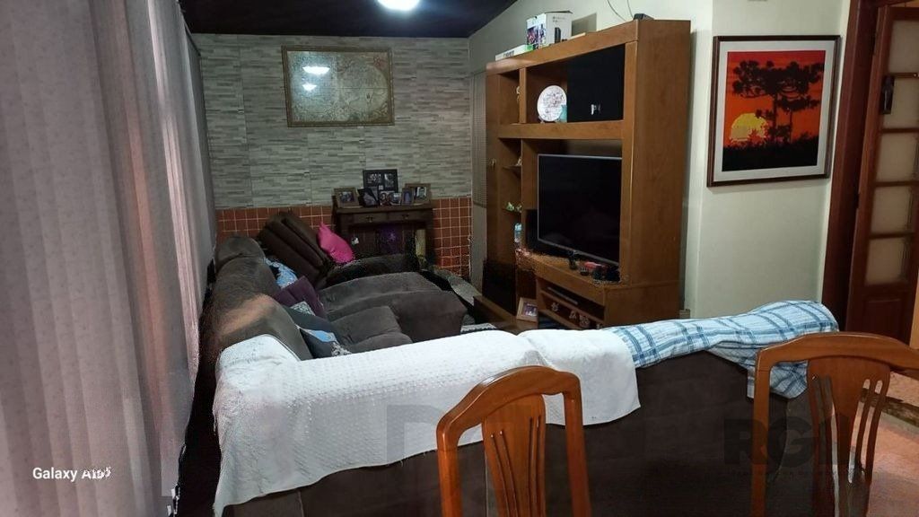 Casa 3 dormitórios no bairro Rubem Berta — foto 2