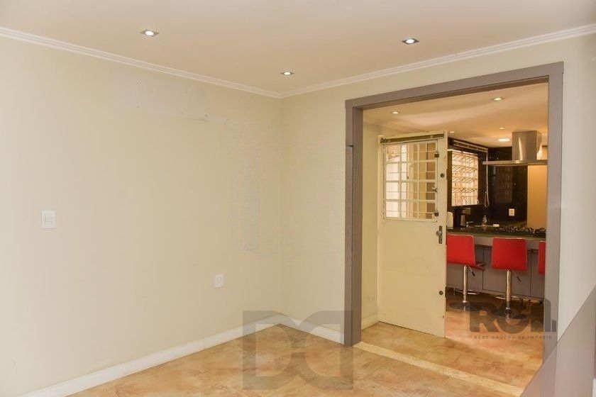 Casa de 197m² - 5 dormitórios, 3 vagas no bairro Rubem Berta — foto 22