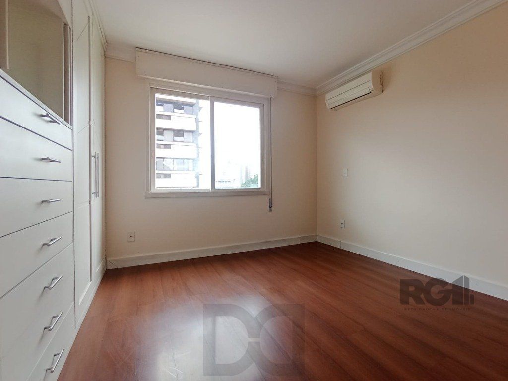 Duplex 2 dormitórios 1 vaga coberta em frente ao parque marinha do Brasil no Praia de Belas — foto 3
