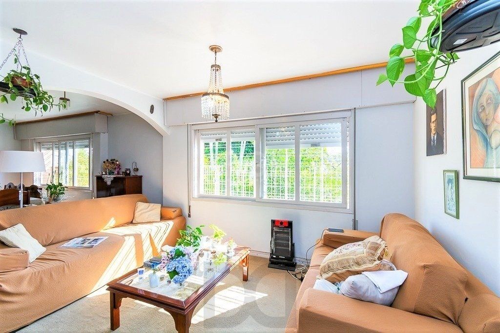 Casa de 424m² no Bairro Chácara Das Pedras — foto 2