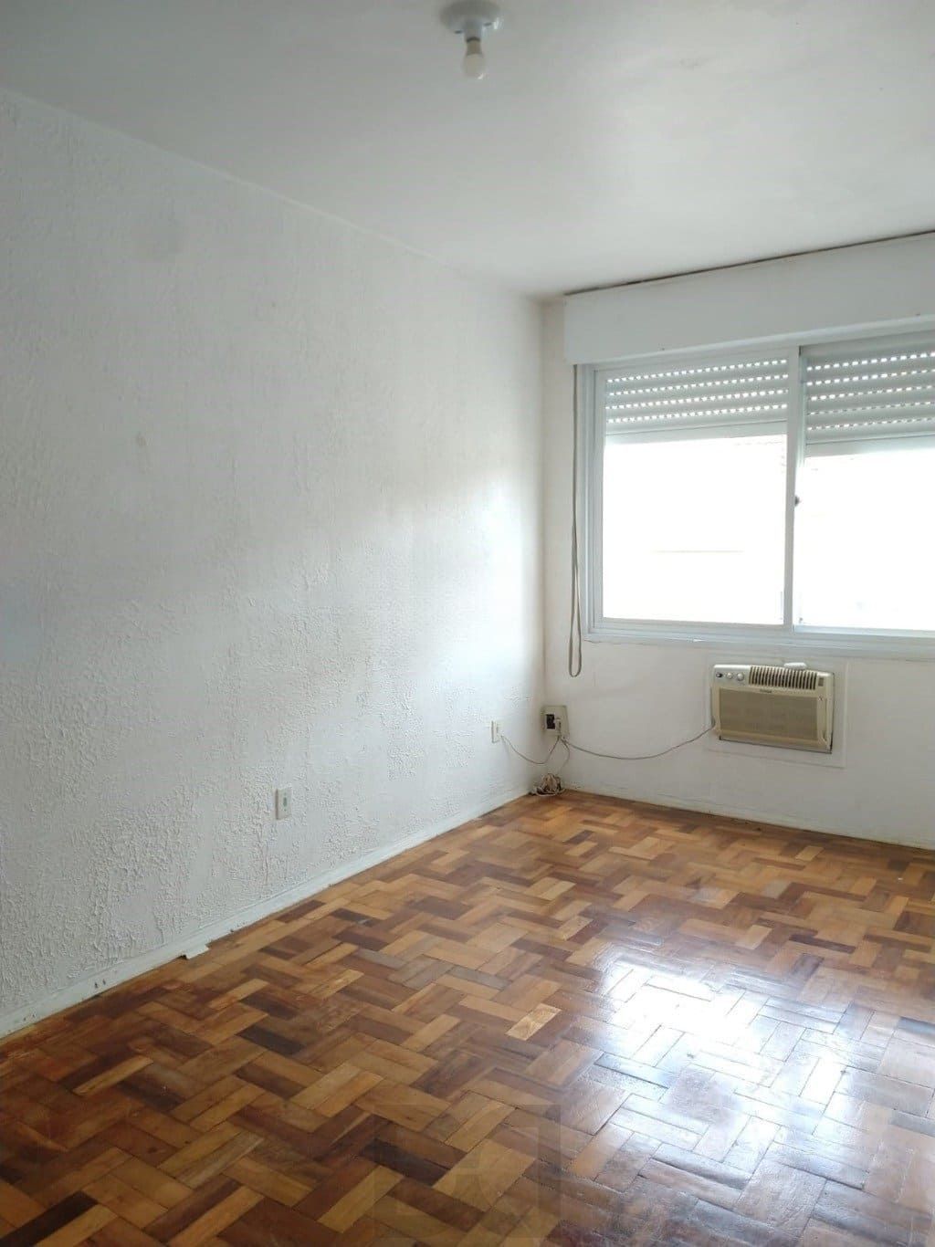 Apartamento de 2 dormitórios à venda em Passo d'Areia, Porto Alegre. — foto 7