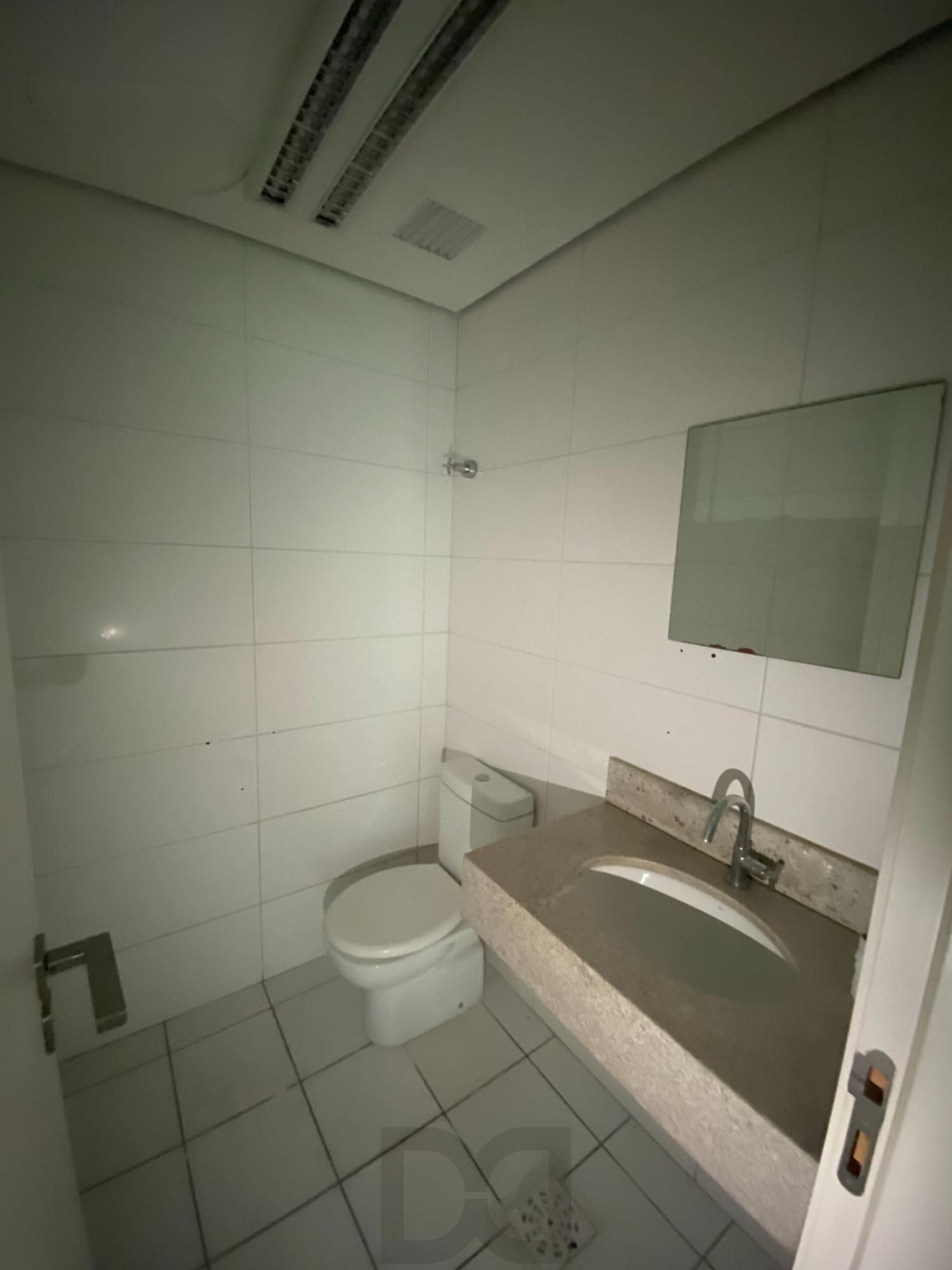 Sala Comercial no Bairro Praia de Belas - Porto Alegre — foto 5