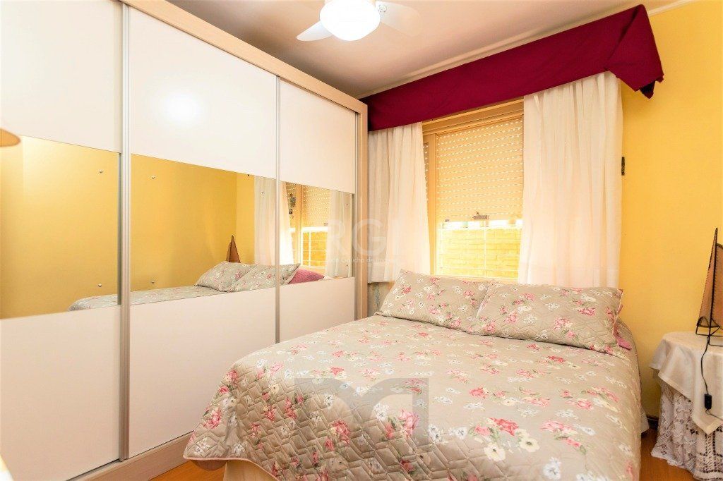 Casa para Venda - 228m², 4 dormitórios, sendo 1 suites, 5 vagas - Teresópolis — foto 31