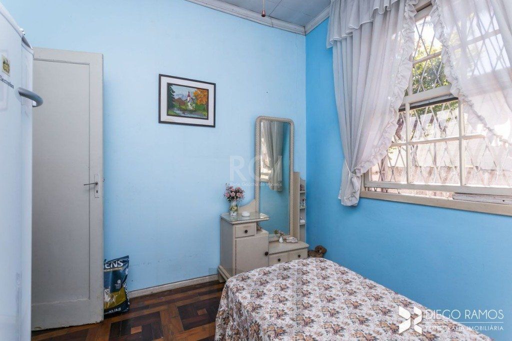 Casa para Venda - 198m², 3 dormitórios, sendo 1 suites, 4 vagas - Petrópolis — foto 26