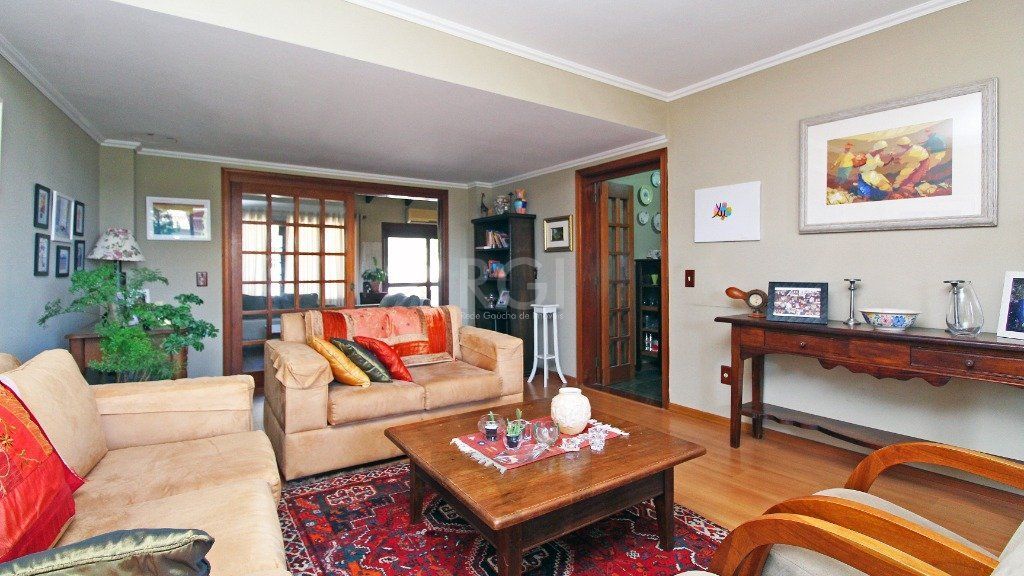 Sobrado 3 dormitórios, 1suíte, área gourmet com churrasqueira, piscina. — foto 7