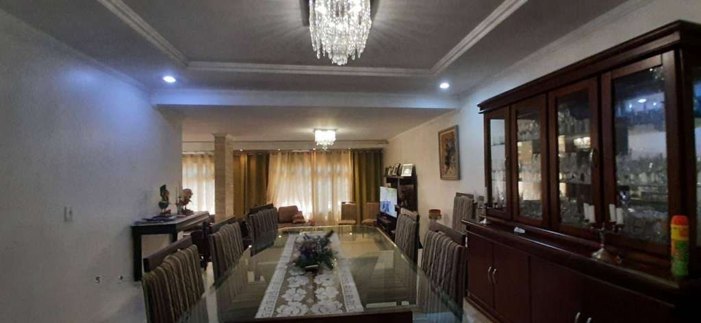 VENDE – AMPLA CASA RESIDENCIAL COM PISCINA E 5 VAGAS — foto 12
