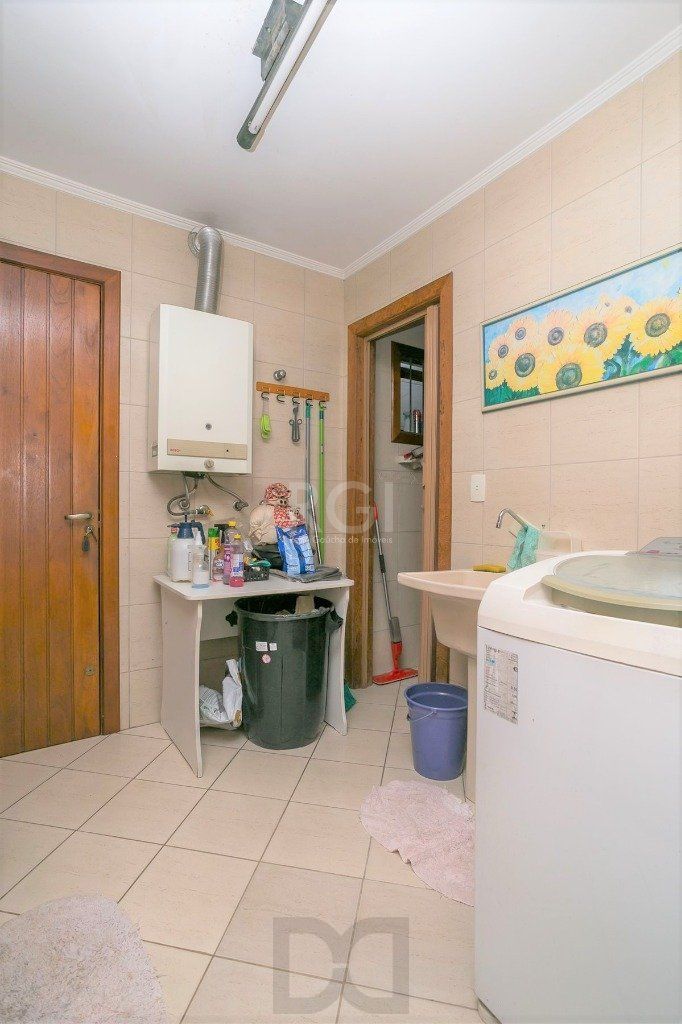 Casa para Venda - 279m², 3 dormitórios, sendo 1 suites, 4 vagas - Teresópolis — foto 18
