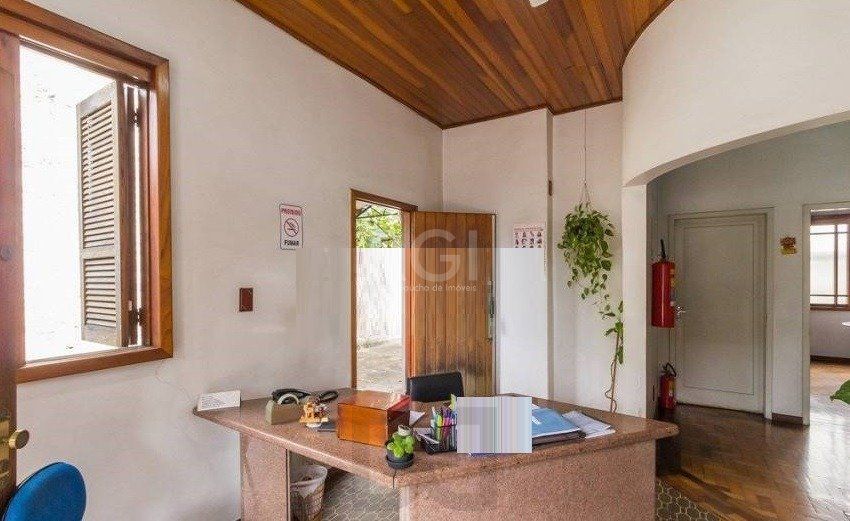 Predio para Venda - 120m², 3 dormitórios, 3 vagas - Partenon — foto 2