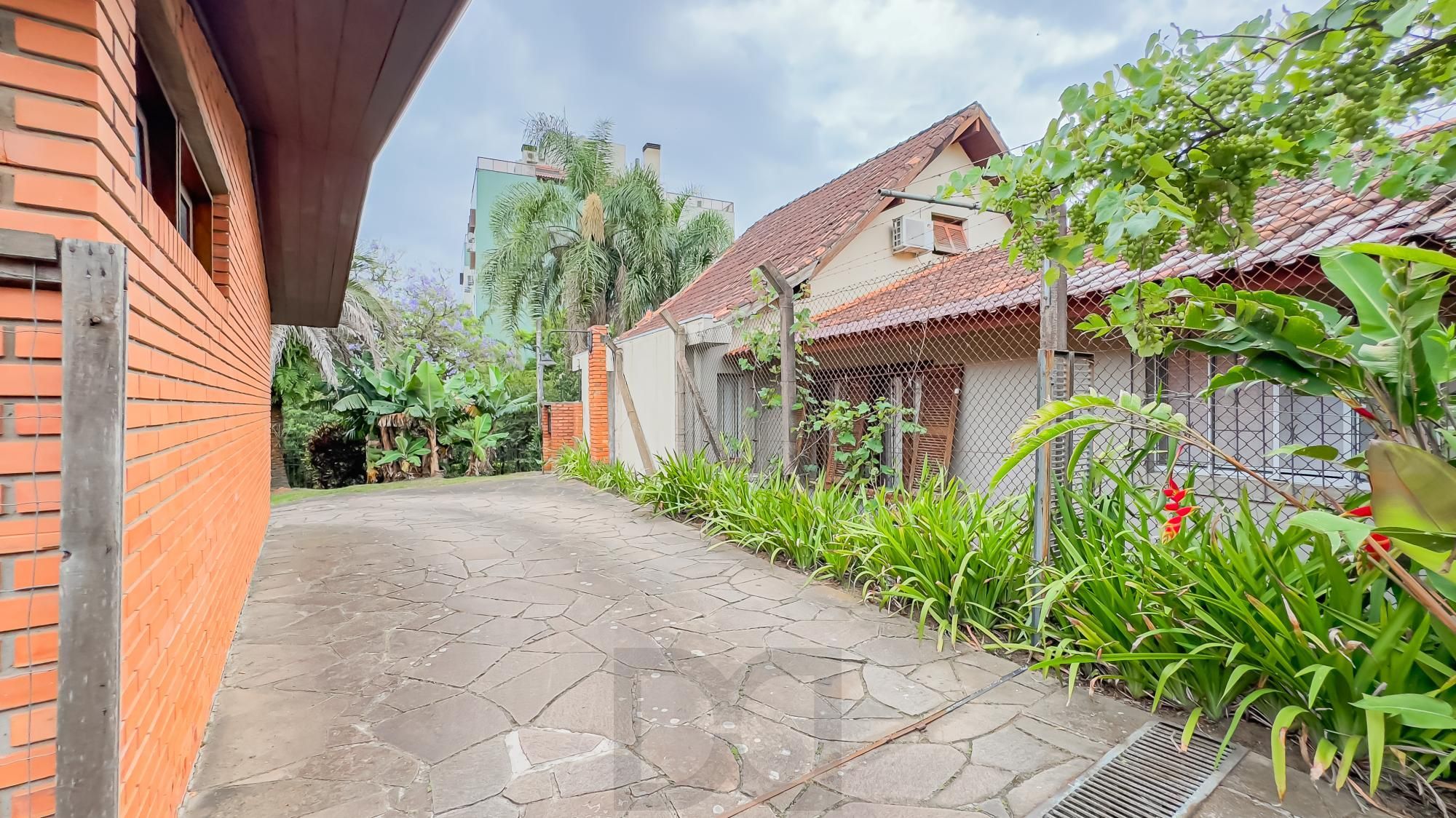 Casa com 3 quartos e 313m² à venda em Chácara das Pedras, Porto Alegre. Rua Joao Paetzel, Chácara Das Pedras, Porto Alegre — foto 14