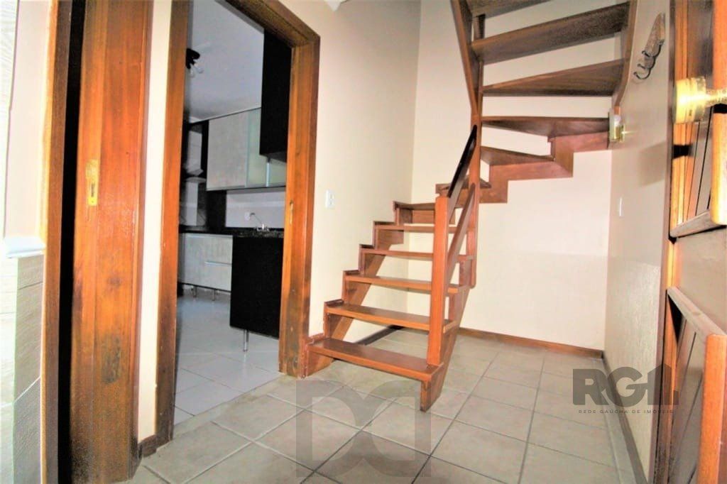 Casa em condomínio 111m² - 3 dormitórios sendo 1 suíte e 4 vagas no bairro Espirito Santo — foto 5