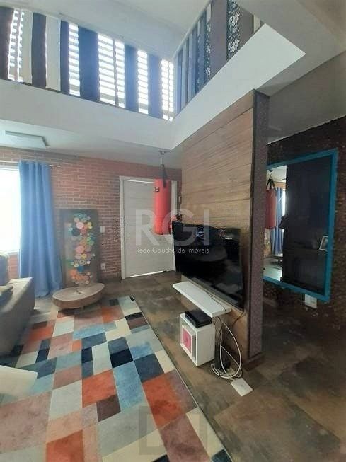 Casa com 233m², 2 dormitórios sendo 1 suíte, living com lareira, espaço gourmet com churrasqueira, pátio e 2 vagas de garagem no bairro Sarandi — foto 4
