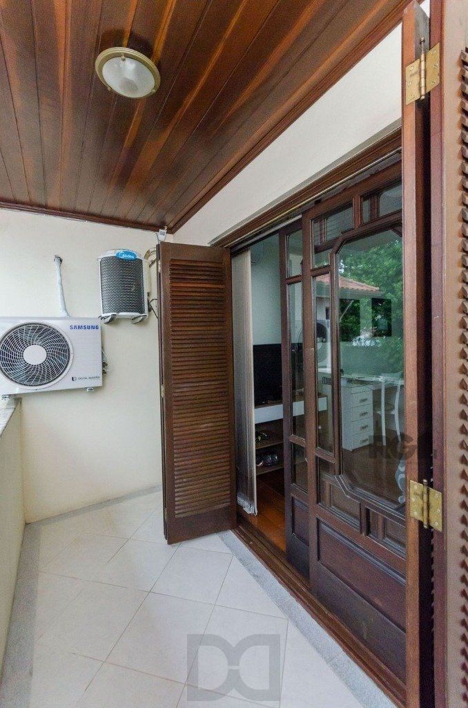 Excelente casa de 379m² com 3 dormitórios, piscina e 4 vagas. — foto 9