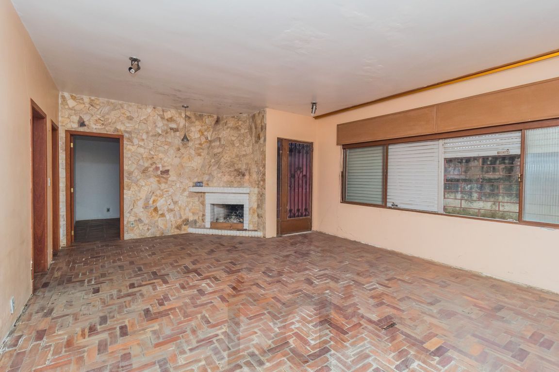 Casa de 4 dormitorios à venda Avenida Tramandaí, Ipanema - Porto Alegre — foto 1