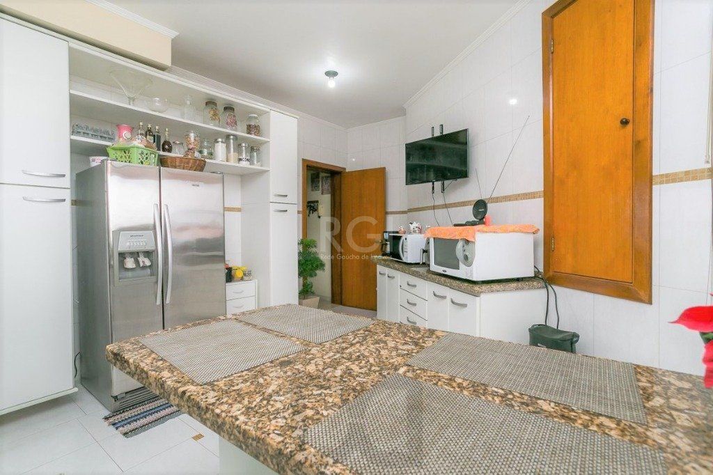 Casa para Venda - 279m², 3 dormitórios, sendo 1 suites, 4 vagas - Teresópolis — foto 16