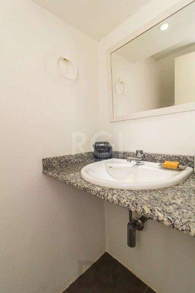 Casa para Venda - 227m², 3 dormitórios, sendo 1 suites, 4 vagas - Azenha — foto 21