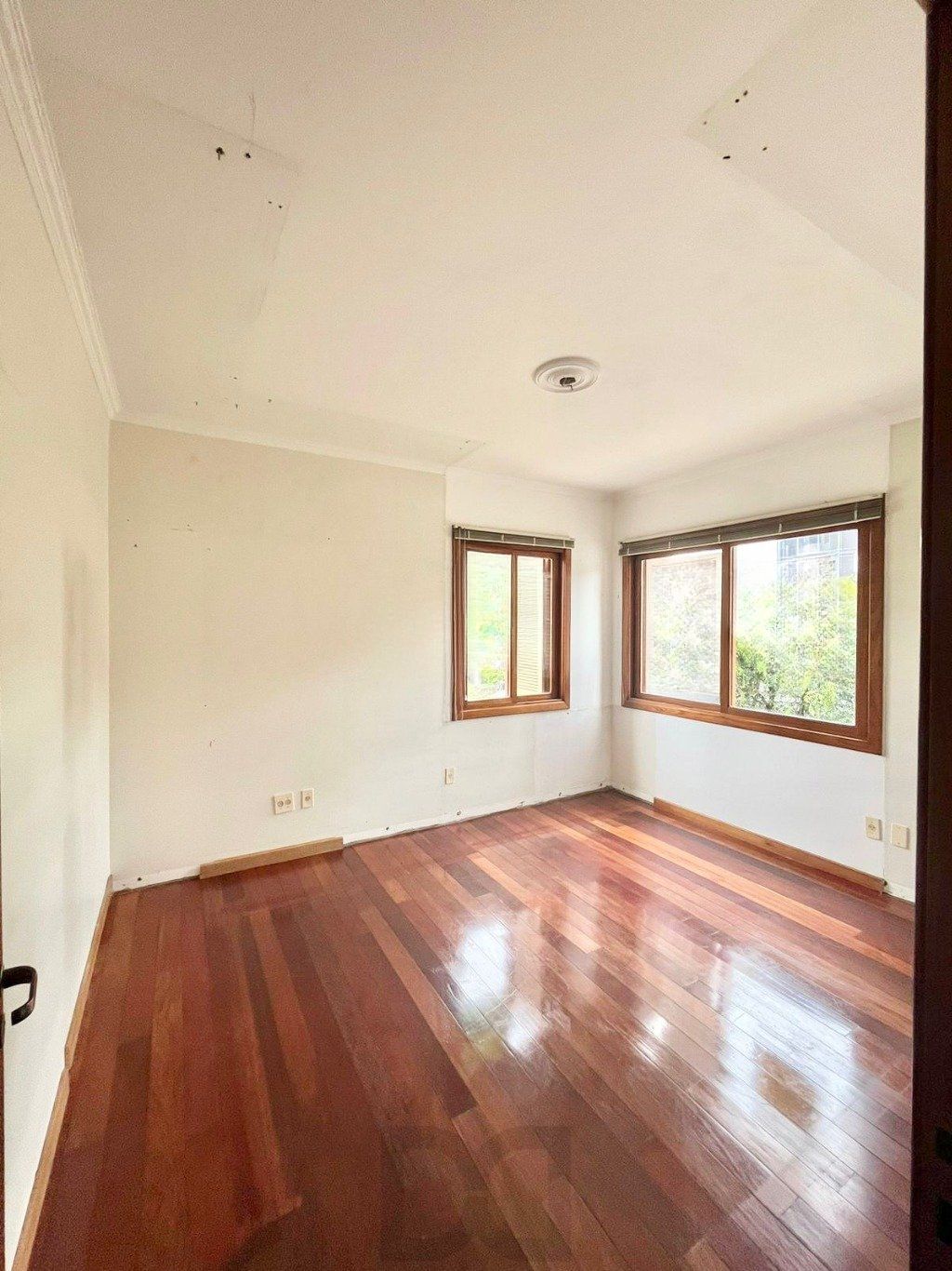 Apartamento de 4 dormitórios e 184m² à venda em Menino Deus, Porto Alegre. — foto 18