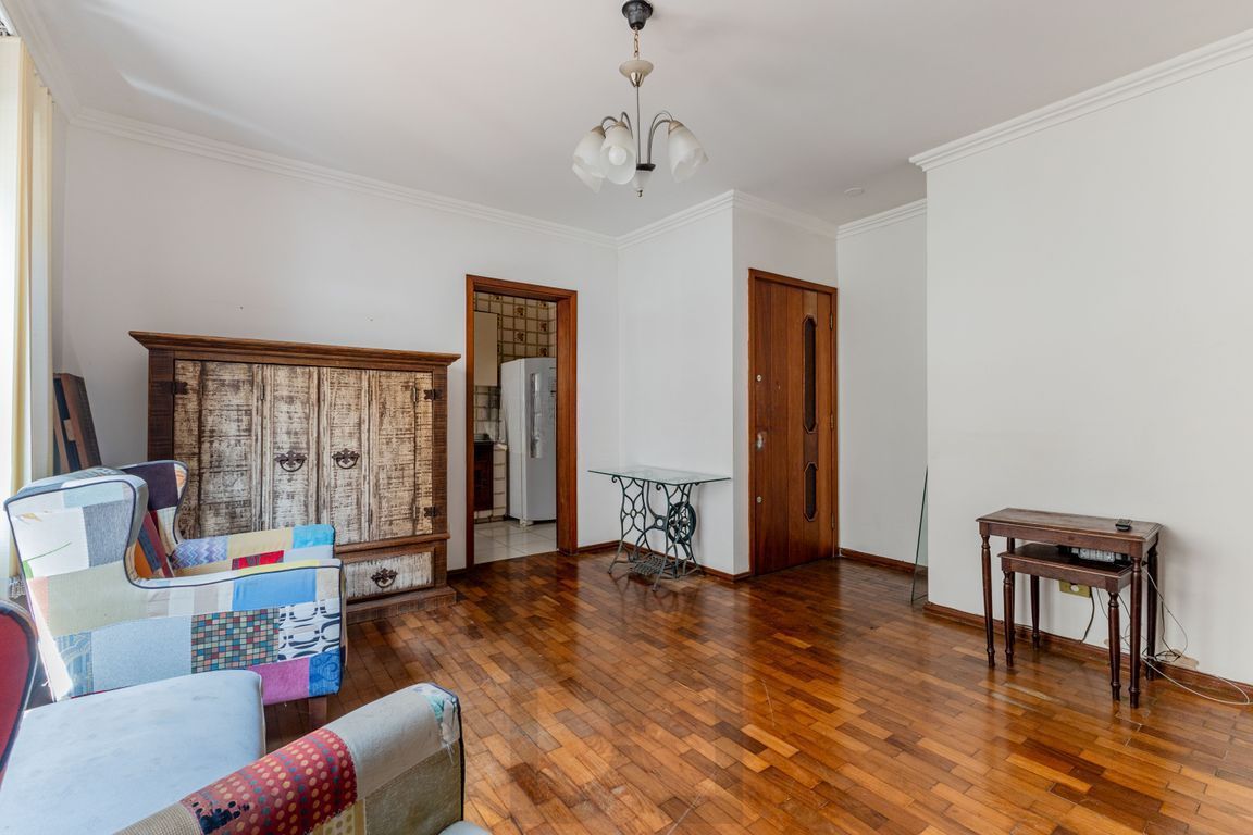 Apartamento de 2 dormitorios à venda no Bairro Auxiliadora - Porto Alegre — foto 1
