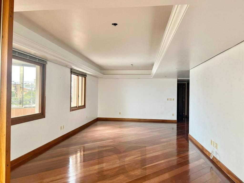 Apartamento de 4 dormitórios e 184m² à venda em Menino Deus, Porto Alegre. — foto 2
