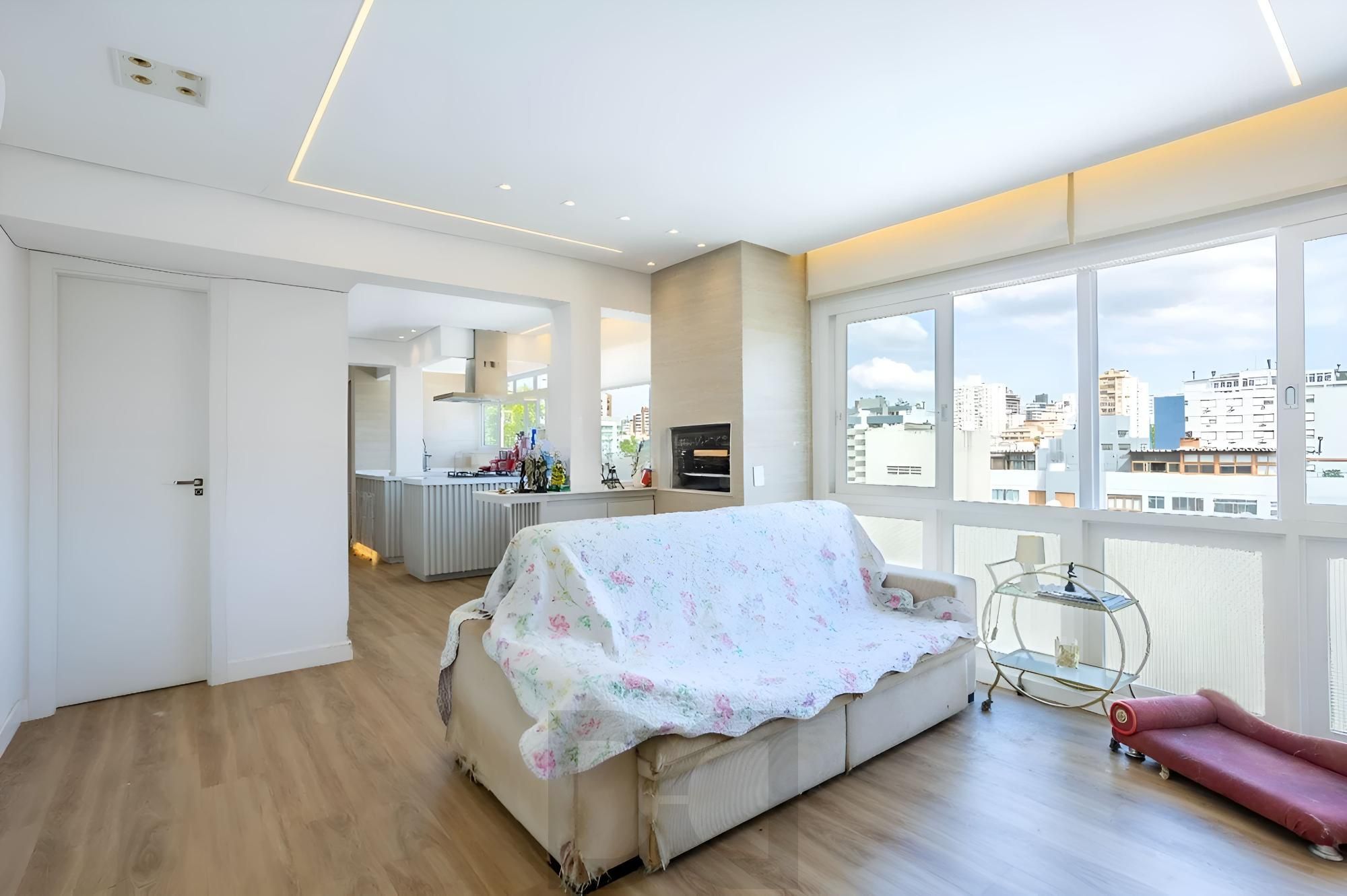 Apartamento de 3 dormitorios, à venda em Petrópolis, Porto Alegre. — foto 2