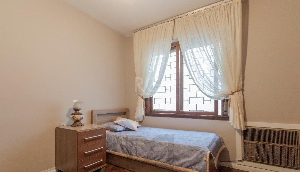 Casa para Venda - 327m², 4 dormitórios, sendo 1 suites, 3 vagas - Chácara das Pedras — foto 27