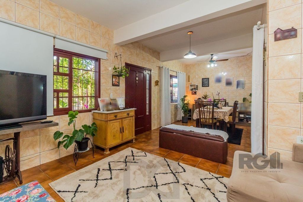 Sobrado de 215m² - 4 dormitórios, 5 vagas no bairro Passo das Pedras — foto 3