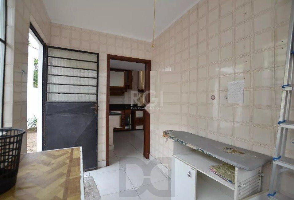Casa para Venda - 267m², 4 dormitórios, sendo 1 suites, 2 vagas - Tristeza — foto 32