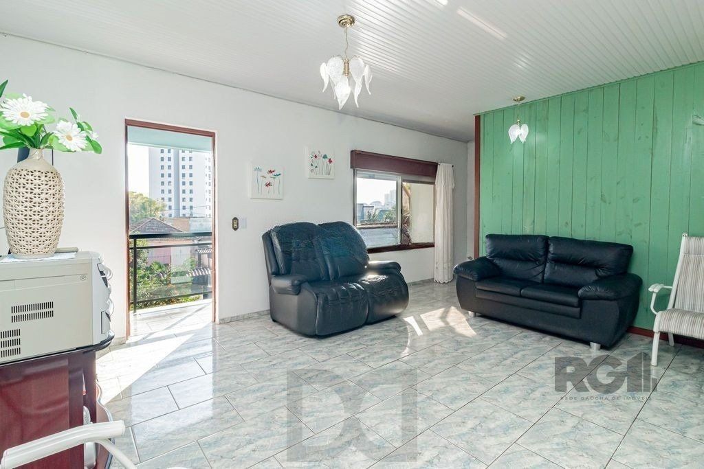 casa de 2 dormitórios, com 229m² no bairro Jardim Itu — foto 1