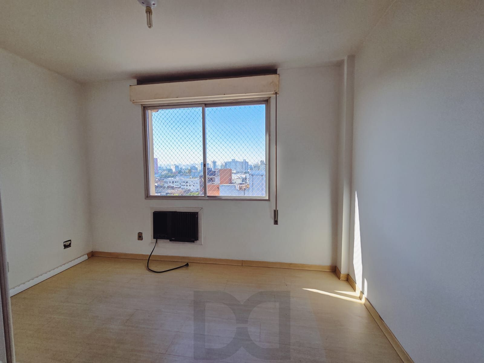 COBERTURA NO MENINO DEUS - 2 DORM, 2 BANH, 2 VAGAS COBERTAS - VISTA PANORÂMICA — foto 11
