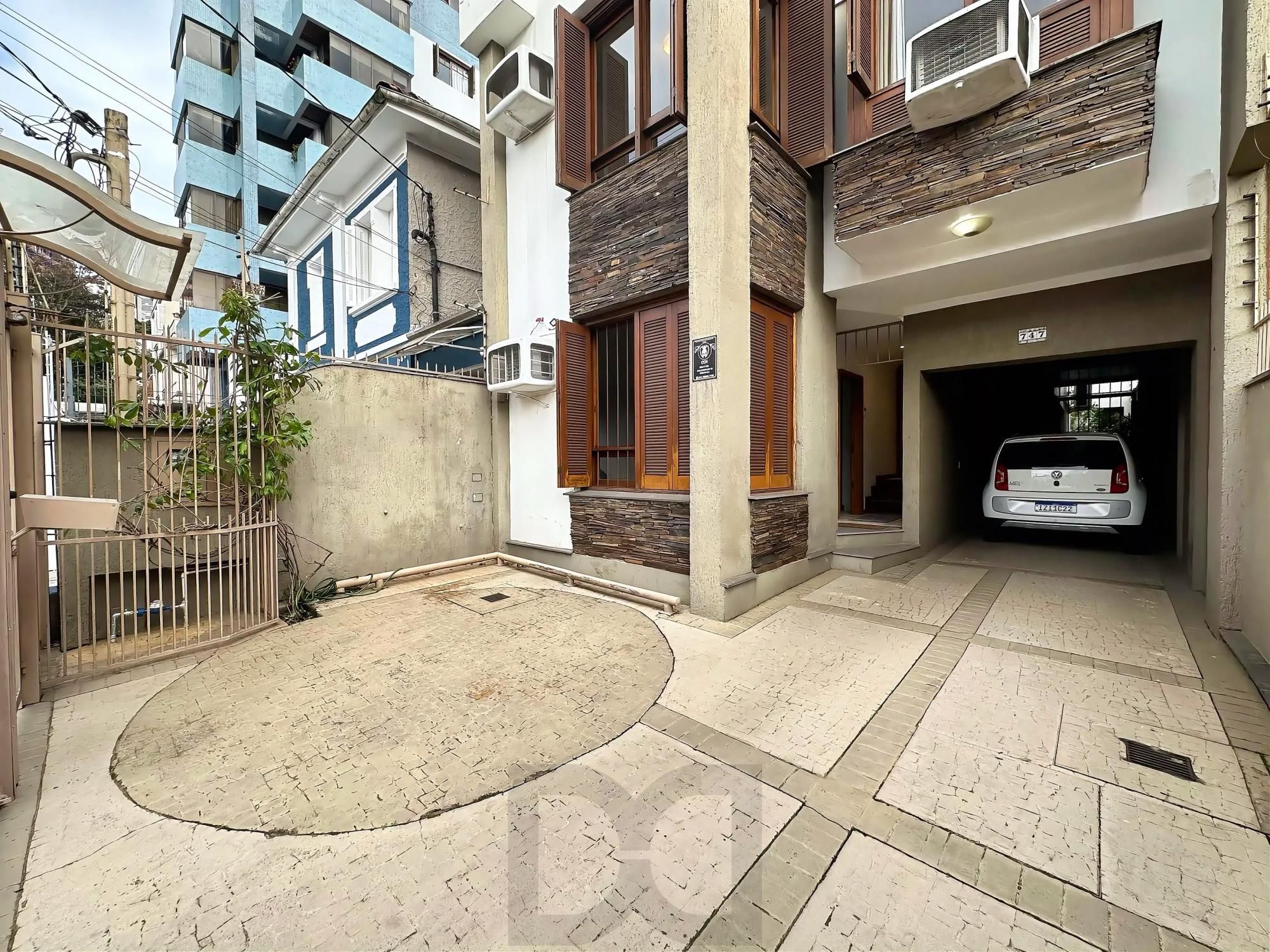 Casa com 4 dormitórios e 309m² à venda em Floresta, Porto Alegre. — foto 5