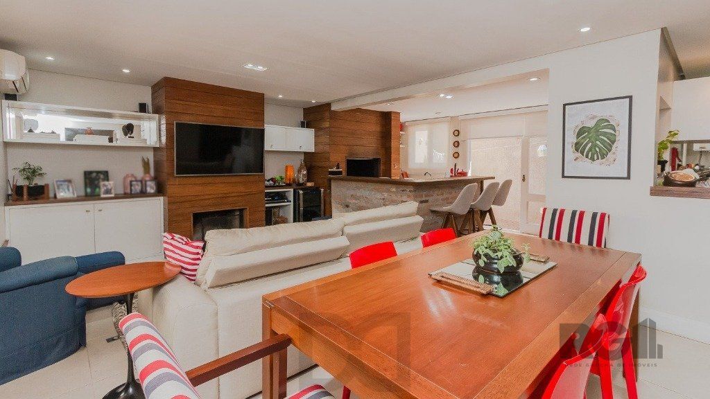 Excelente casa em condomínio de 249m² com 03 dormitórios e 4 vagas. — foto 1