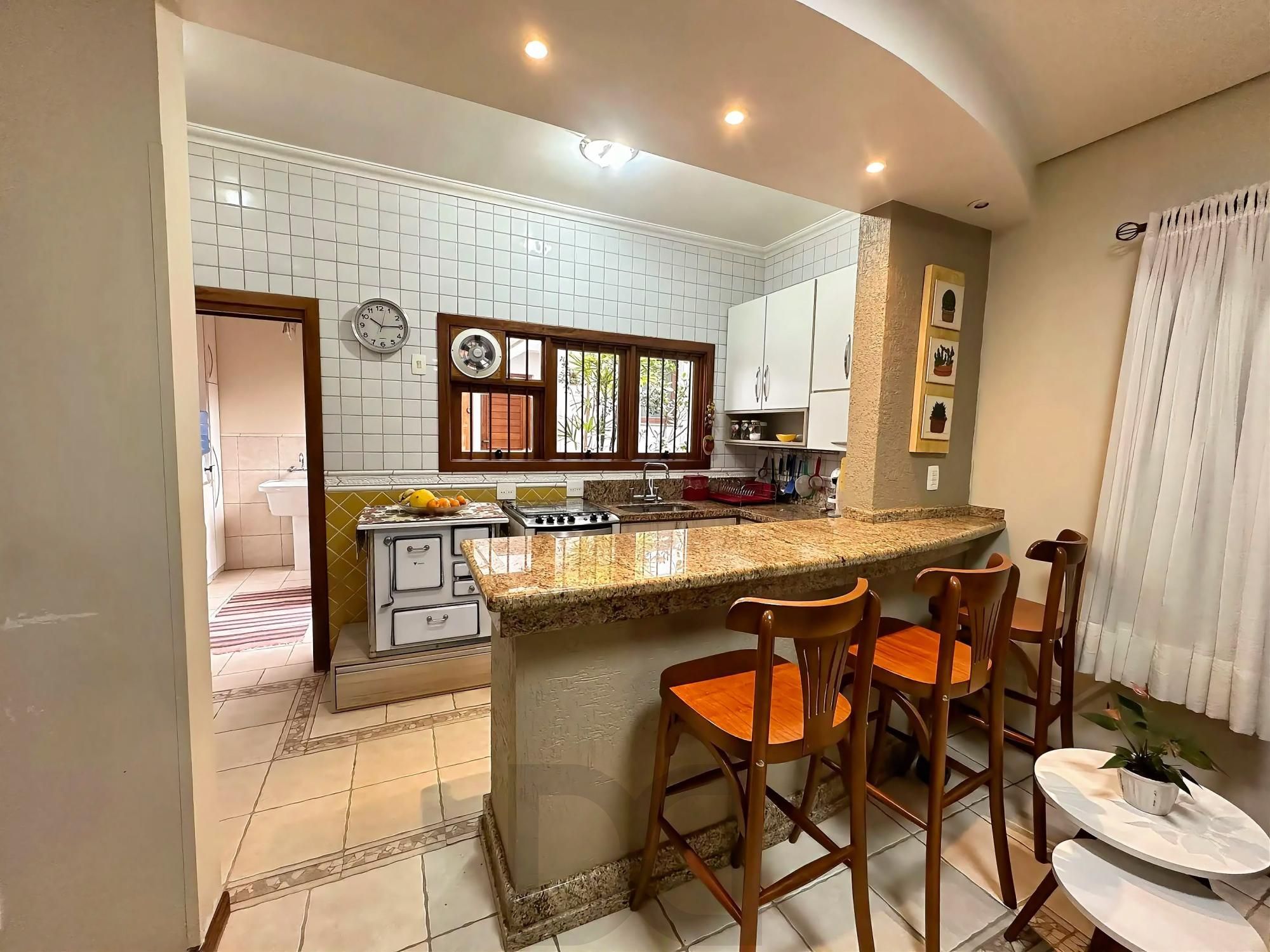 Casa com 4 dormitórios e 309m² à venda em Floresta, Porto Alegre. — foto 37