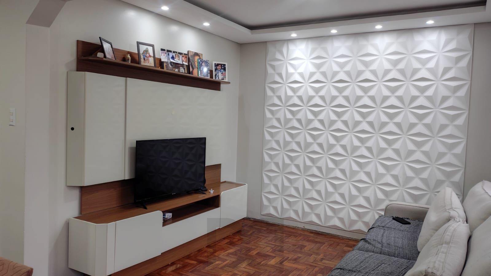 Apartamento de 3 dormitórios com vaga de garagem coberta e escriturada no bairro Partenon. — foto 2