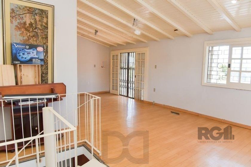 Casa de 197m² - 5 dormitórios, 3 vagas no bairro Rubem Berta — foto 33