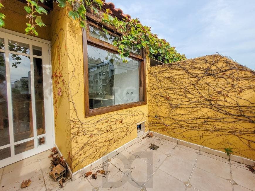 Apartamento 94m² - semi mobiliado, 2 dormitórios, 1 suíte, terraço e 2 vagas de garagem no Moinhos de Vento — foto 18