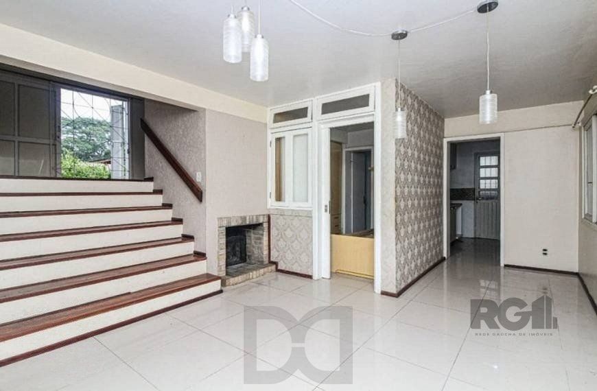 Excelente casa de 147m² com 3 dormitórios, 4 vagas e 1 piscina. — foto 1