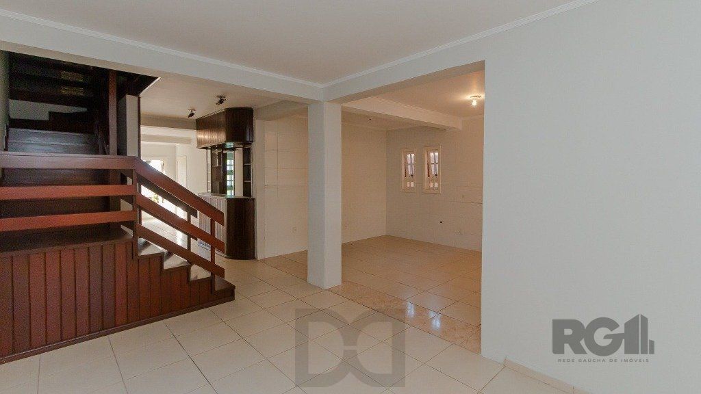 Casa com 4 dormitórios, 4 vagas no bairro Vila Jardim — foto 4